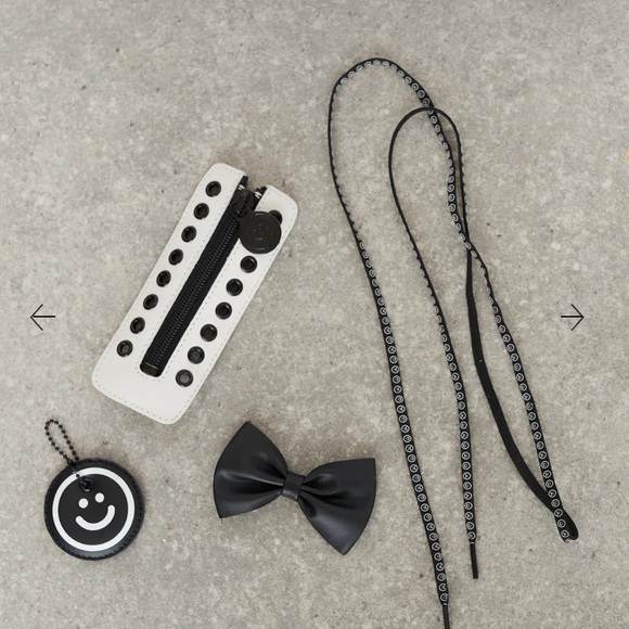 Dr. Martens | Sinclair Lazy Oaf Leather Platform Boots - Picture 7 of 11